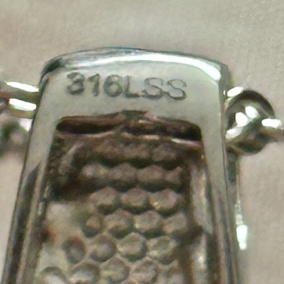 Stainless Steel White Topaz 3 Stone Oval Pendant w/Chain. NWOT - Picture 7 of 15